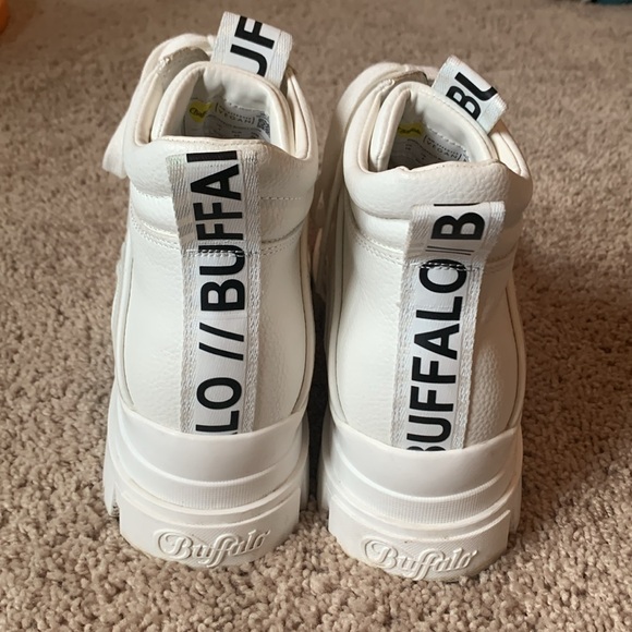 Buffalo Aspha Vegan Leather White Lace Platform Sneaker Boots Size 10 - Picture 2 of 8